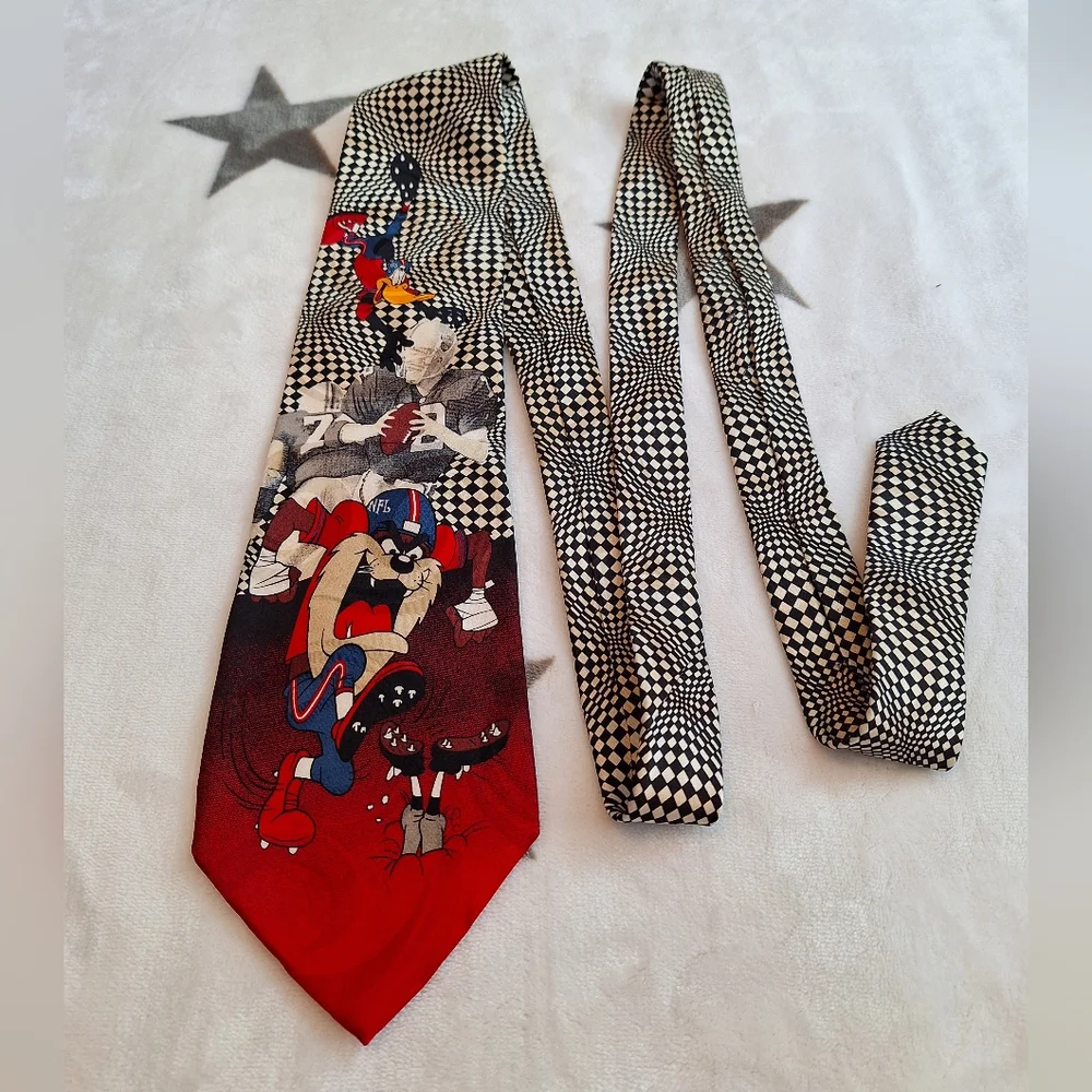 1994 Vintage Football Toons Looney Tunes Daffy Duck & Taz Illusion 100% Silk Tie